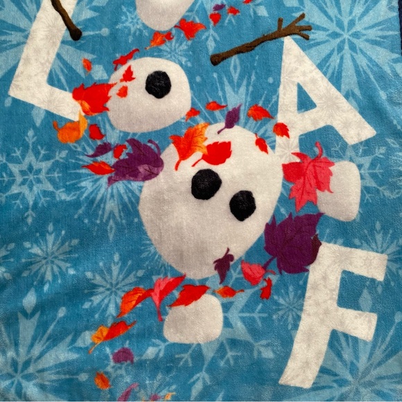 Olaf Frozen Blanket - Picture 3 of 4